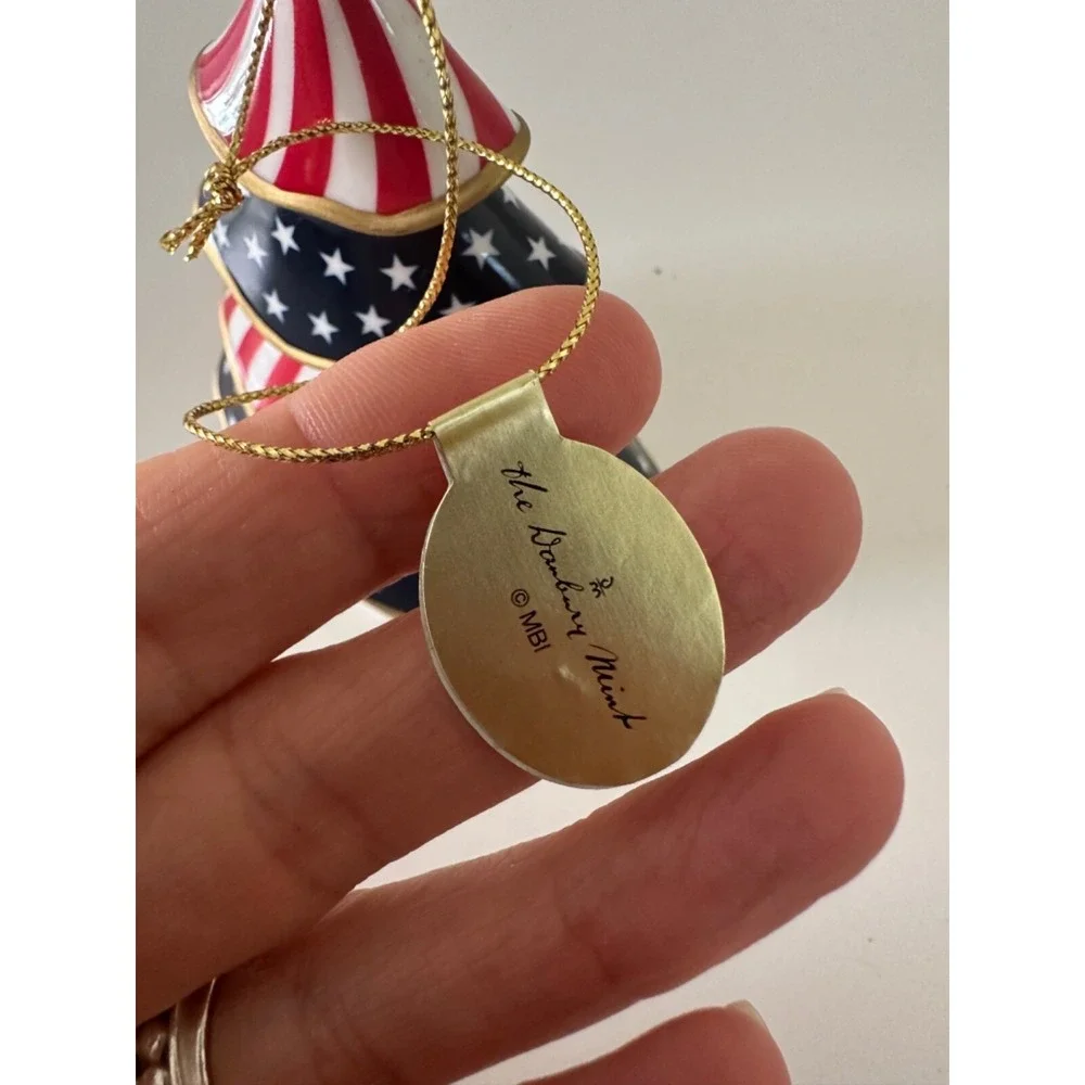 Danbury Mint celebrate holiday
